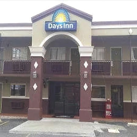 Days Inn By Wyndham Hot Springs Exterior foto
