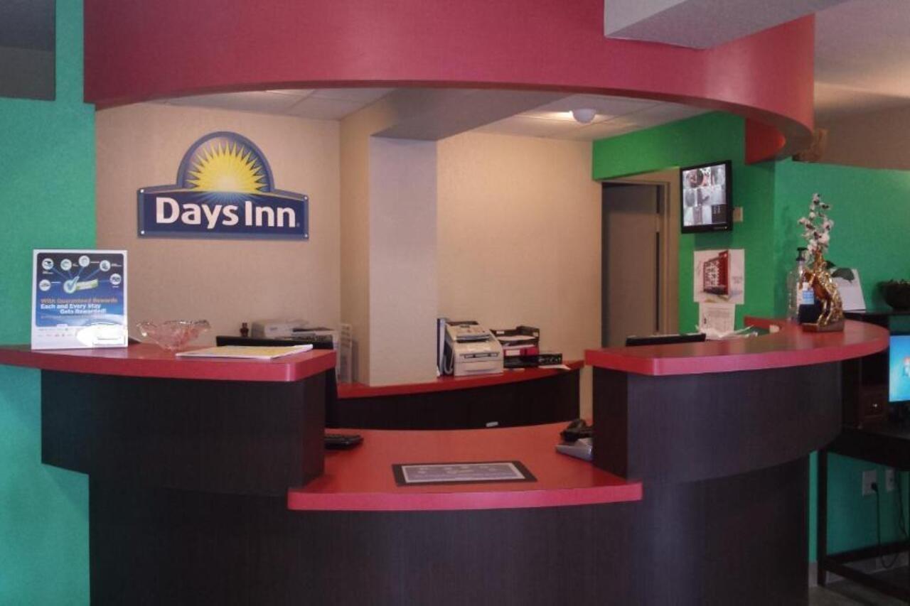 Days Inn By Wyndham Hot Springs Exterior foto