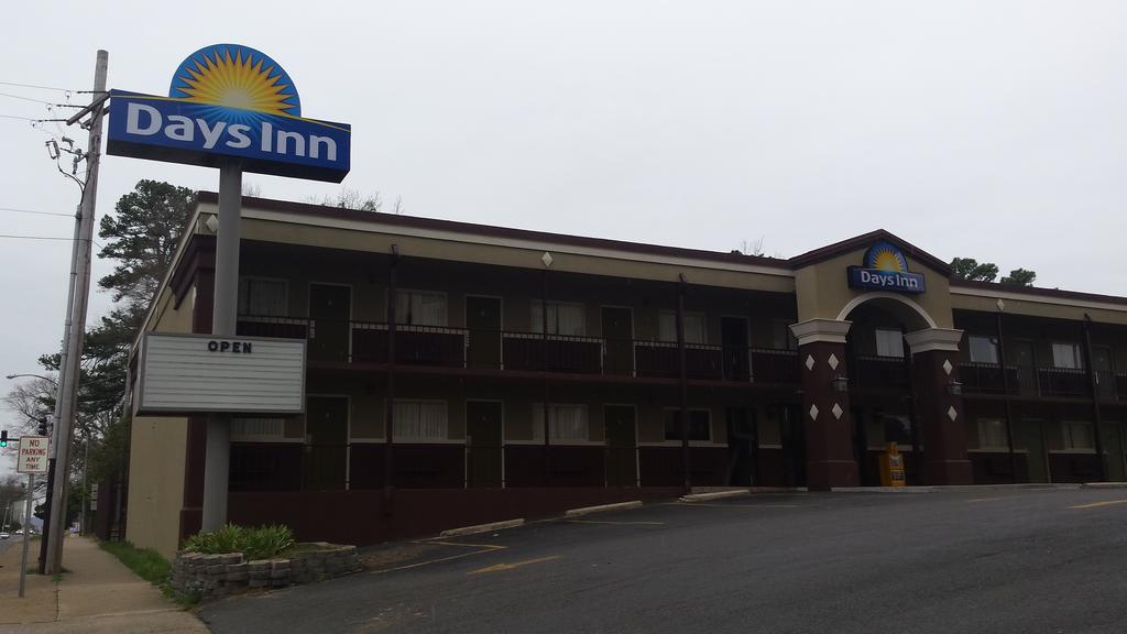 Days Inn By Wyndham Hot Springs Exterior foto